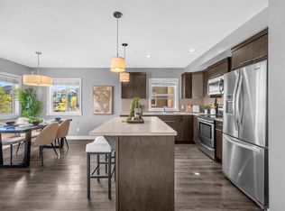 714 E Redstone Vw NE, Calgary, AB T3N0M9