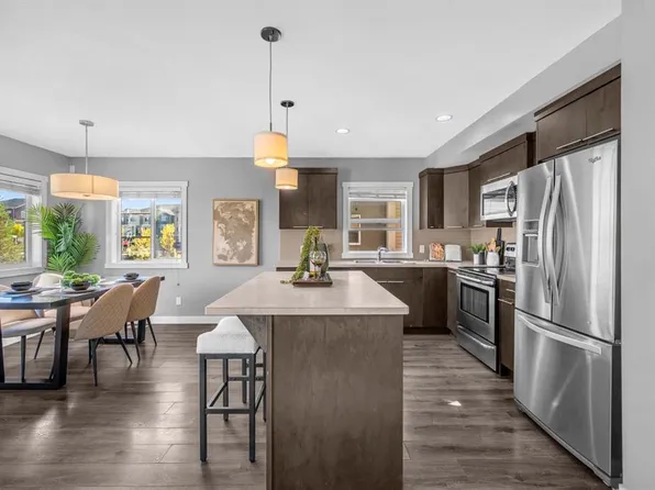 714 E Redstone Vw NE, Calgary, AB T3N 0M9