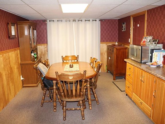 4th image of 16 Dewitt Dr
