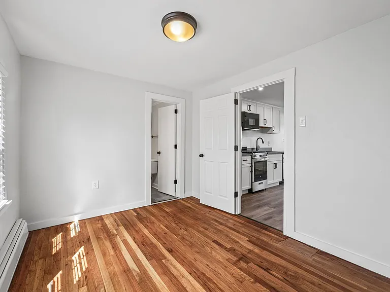 35 Saratoga Ave — Photo 11