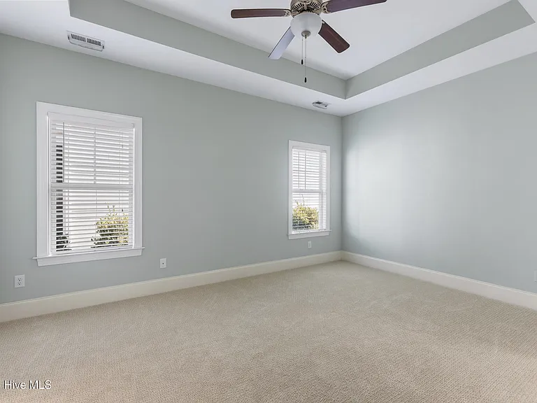359 Hanover Lakes Dr — Photo 12