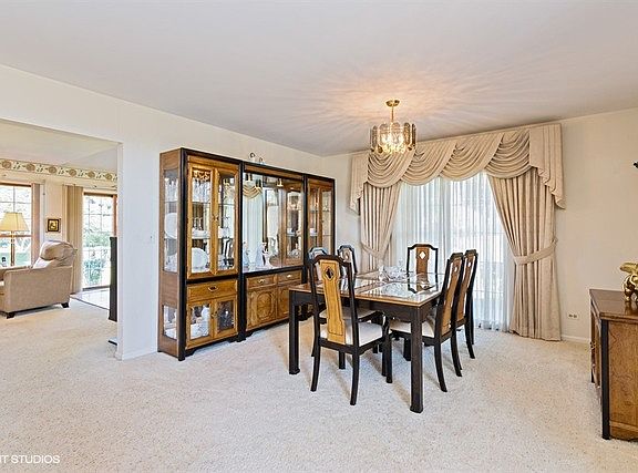 4th image of 288 Haverford Ct