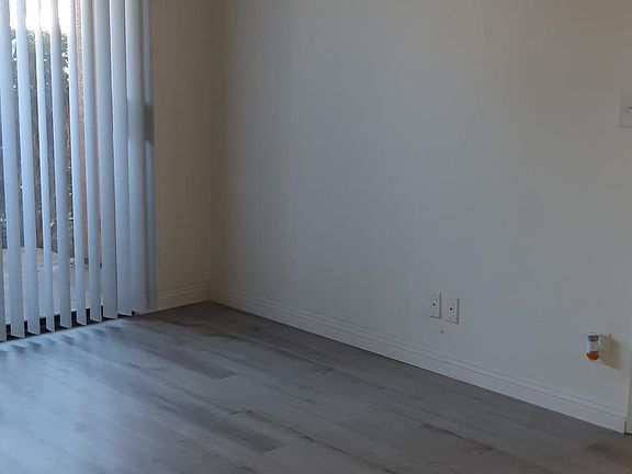 4th image of 22816 Market St #205-122