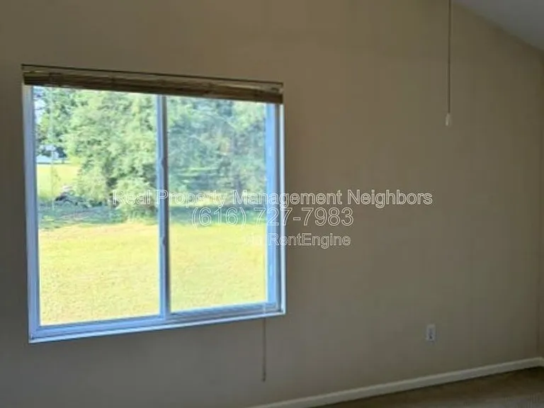 1636 Northbend Dr NE — Photo 26