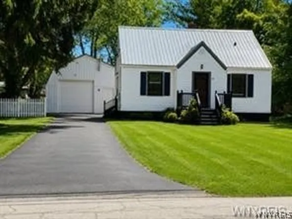 139 Allendale Rd, West Seneca, NY 14224