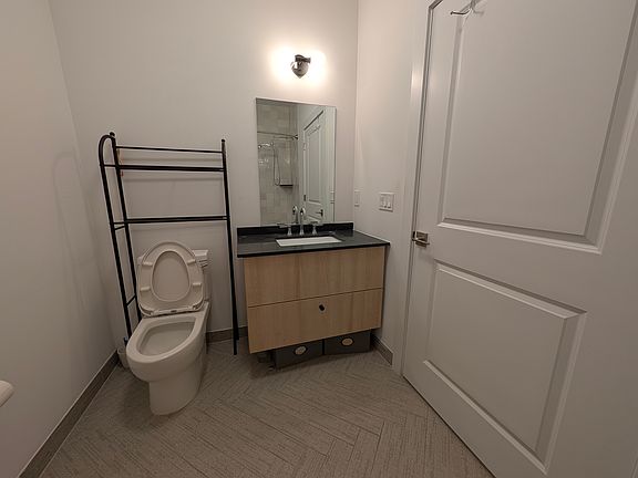 4th image of 348 Baldwin Ave #501