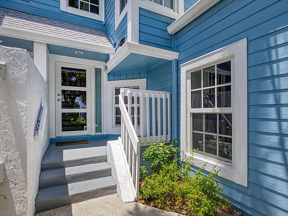 4th image of 1106 Ocean Dunes Cir