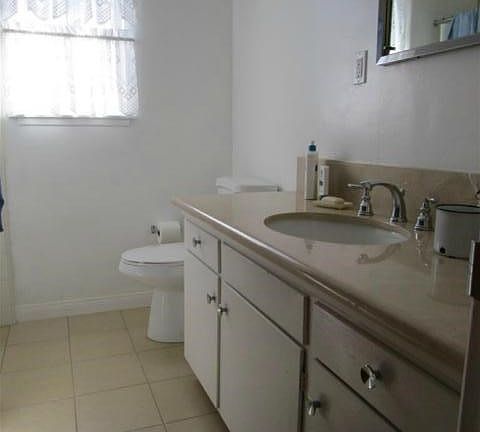 3rd image of 1067 W 213th St