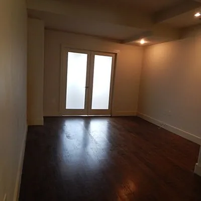 Rented by Nooklyn NYC LLC | media 43