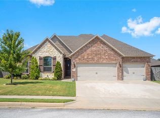 241 Cisterna Dr, Centerton, AR 72719