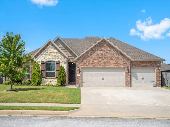 241 Cisterna Dr, Centerton, AR 72719