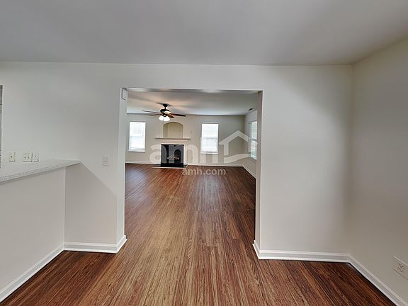 5th image of 121 Whitby Dr