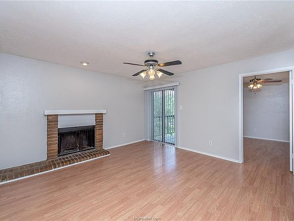 4th image of 1901 Holleman Dr #404