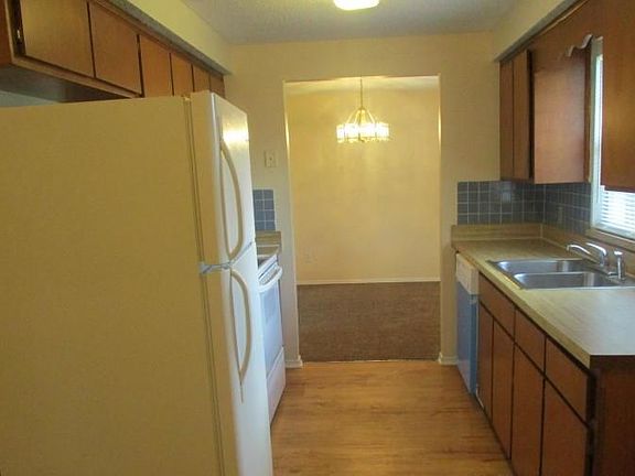 3rd image of 2555 Jessica Ln