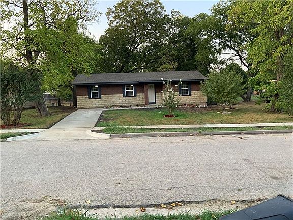 2nd image of 1705 Orchid Ave