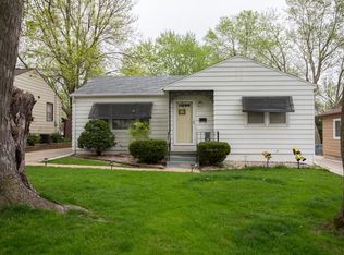 2407 W 7th St, Waterloo, IA 50702