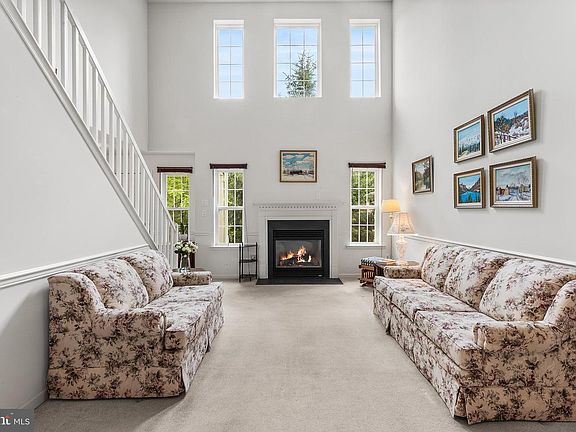 3rd image of 137 Granite Ln #2