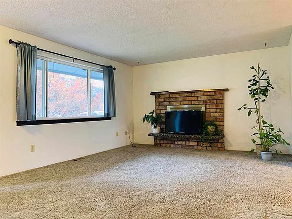 4th image of 6114 N Mitchell Dr