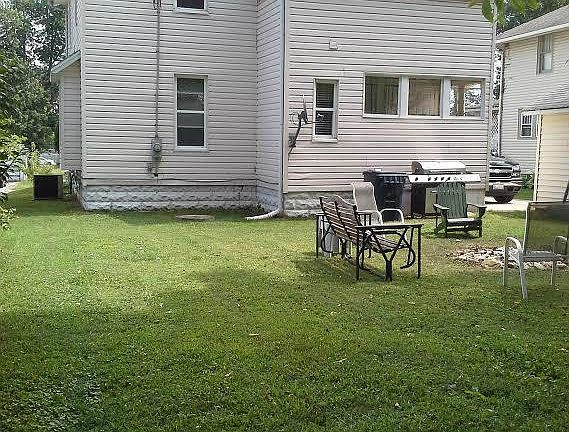 5th image of 327 Woods Ave