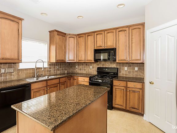 4th image of 2715 Fishermans Dr NW
