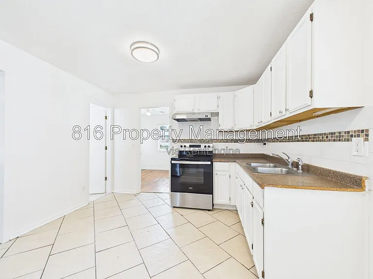 7924 Agnes Ave — Photo 11