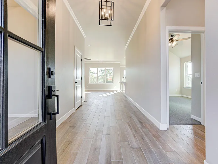 1811 Hollow Crest Ct — Photo 3