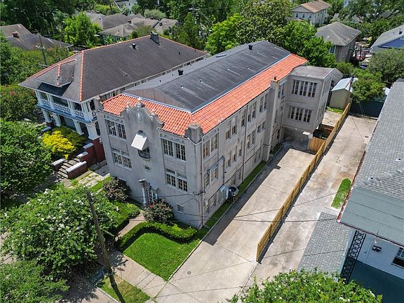 2nd image of 2108 Broadway St
