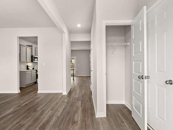 3rd image of 217 Villa Dr