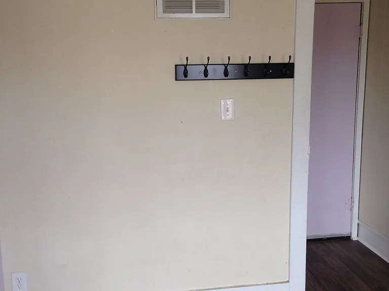 304 S Main St #2E — Photo 2
