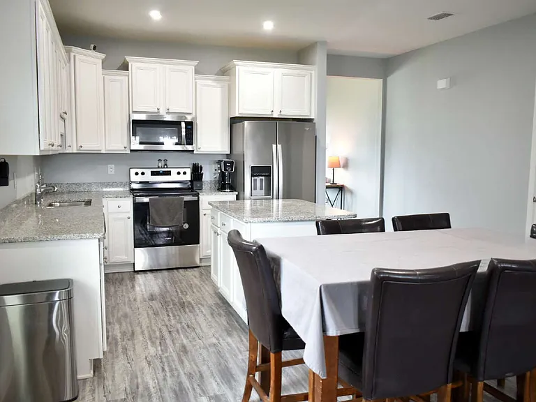 806 Cason Cir — Photo 16