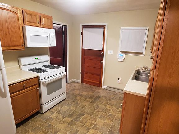 4th image of 3008 Myrtle Ave