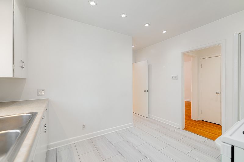 Winnipeg Apartment for rent - 2 Bedrooms — photo 15