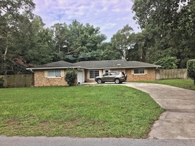 1st image of 9925 Fairway Cir