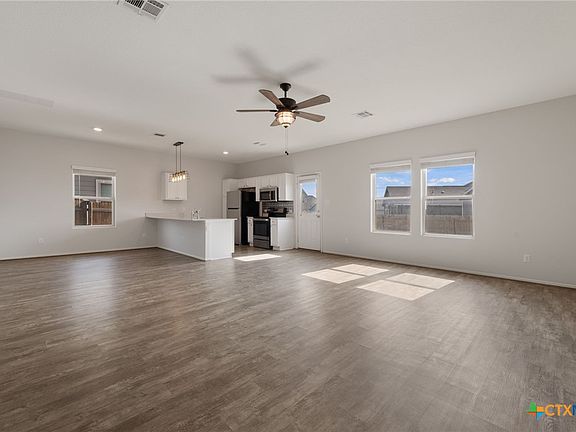 4th image of 817 Circle Way