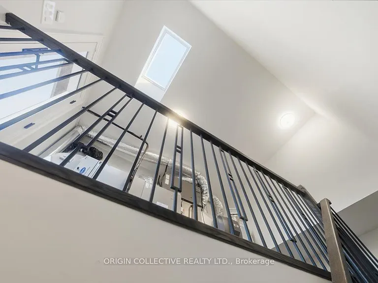 79 Wilson St E — Photo 18