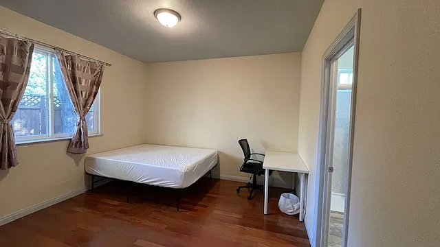 2458 Franciscan Ct — Photo 12