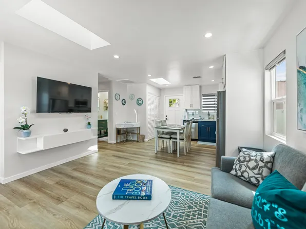 3021 1/2 W 83rd St, Inglewood, CA 90305