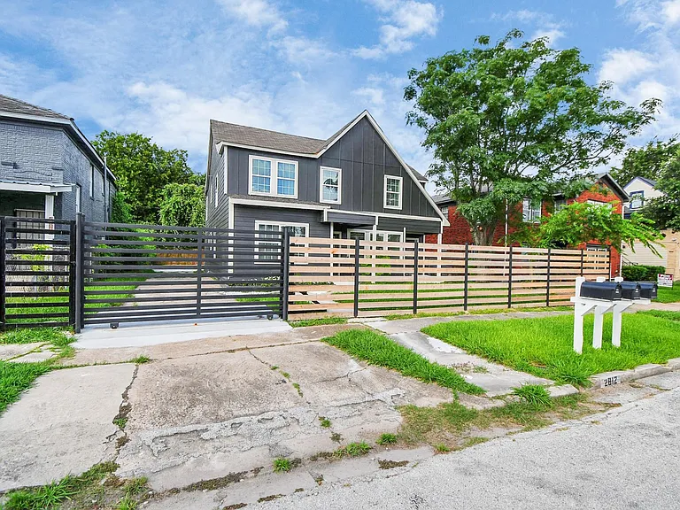 2812 Truxillo St #B — Photo 8