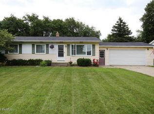 7250 Willard Ave SE, Grand Rapids, MI 49548