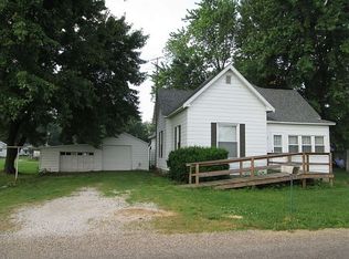 137 E Walnut St, Noble, IL 62868