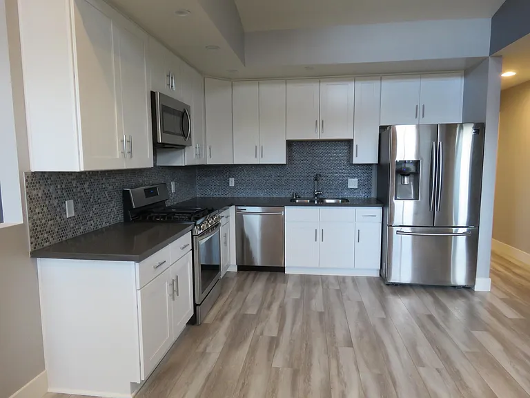 5753 Case Ave #4 — Photo 9