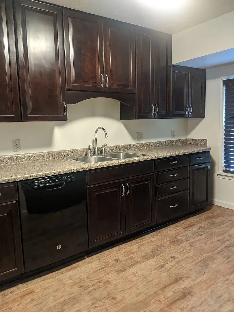 3 Weeks Rent Free Spacious 3 Bed / 2 Bath Ogden Home with Finished Basement — Photo 4