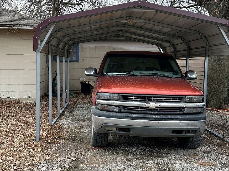 2nd image of 721 W Oklahoma Ave