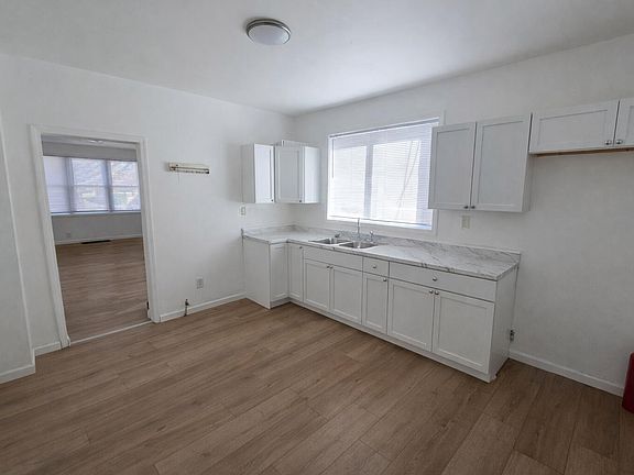 5th image of 4912 Catalpa Ave