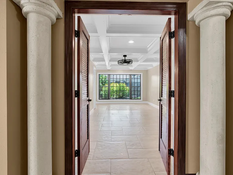 5810 Bahama Shores Dr S — Photo 22