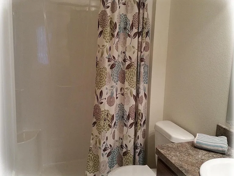 490 Tyler Ln — Photo 9