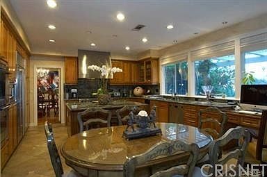 5th image of 24948 Lorenzo Ct