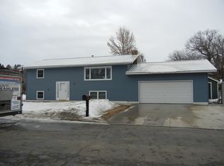 624 9th St NW, Jamestown, ND 58401