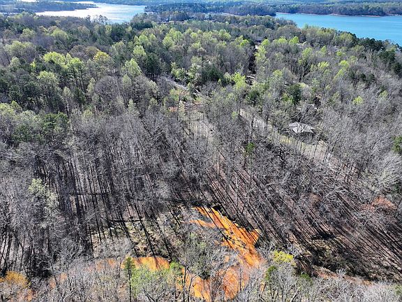 5th image of 130 Dawn Cove Rd