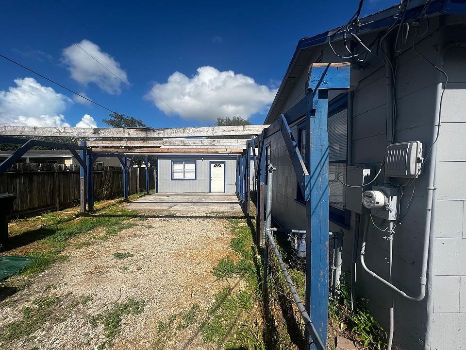 1st image of 4319 Carol Ln